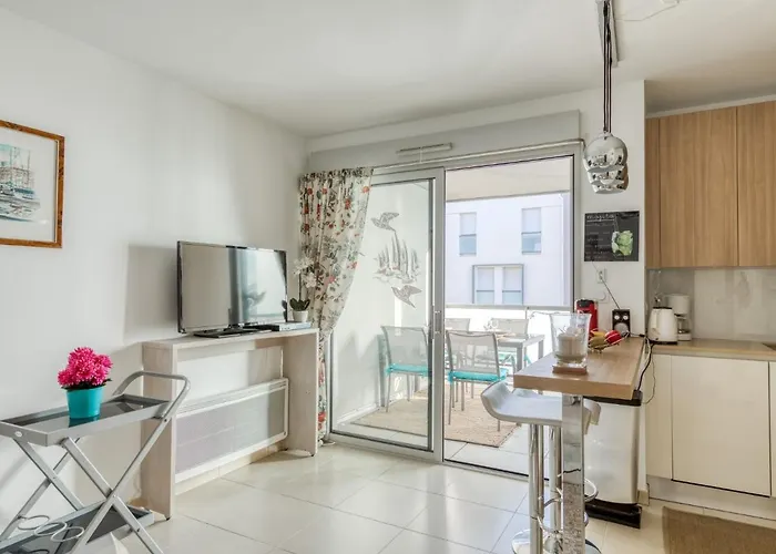 Le Newport-2 By Interhome *